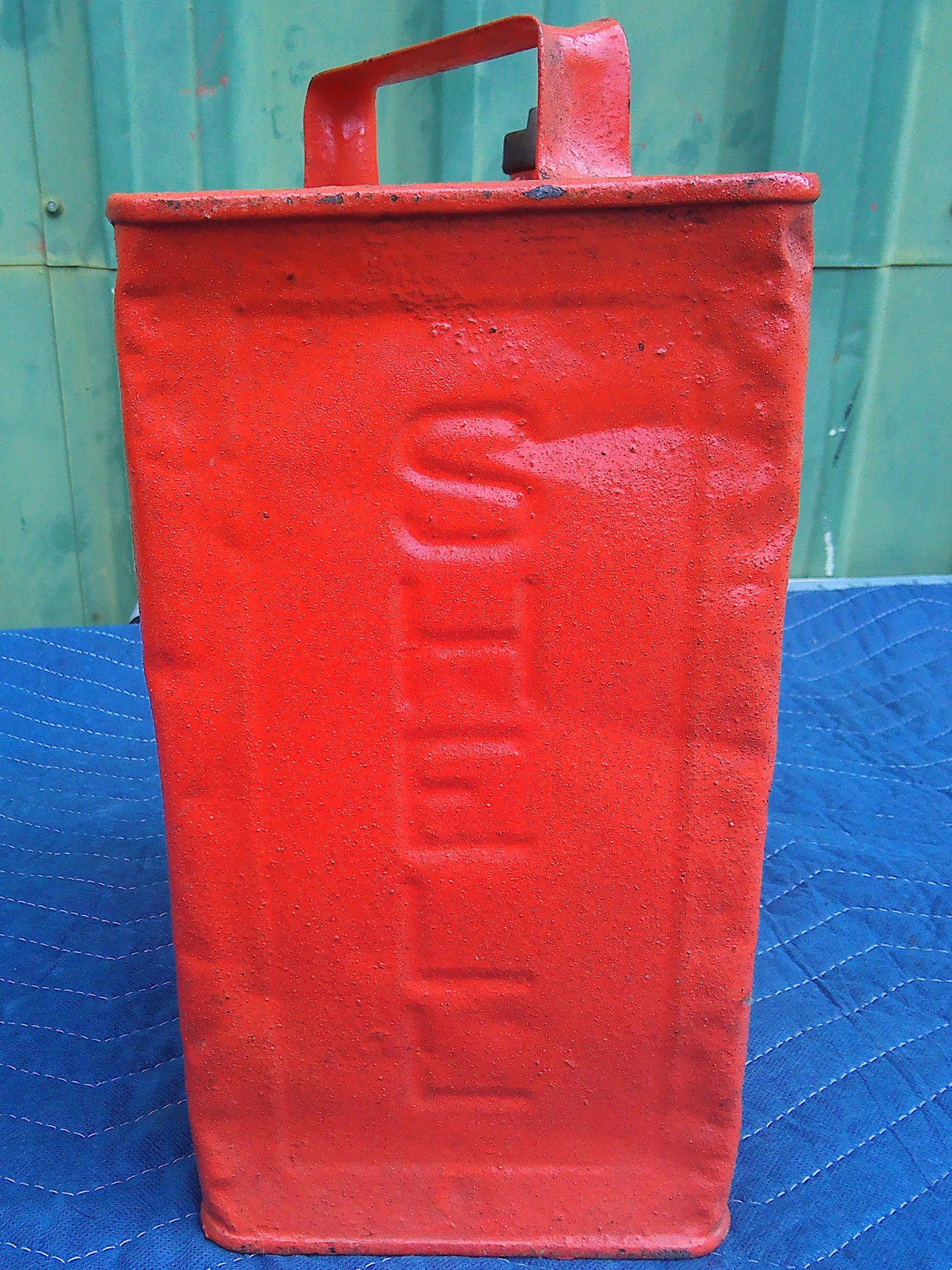 Vintage Shell Motor Spirit oil can
