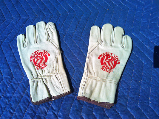 Union Pacific vintage safety gloves
