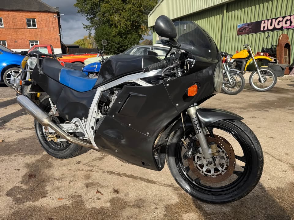 1985 Suzuki GSXR750 Slabside
