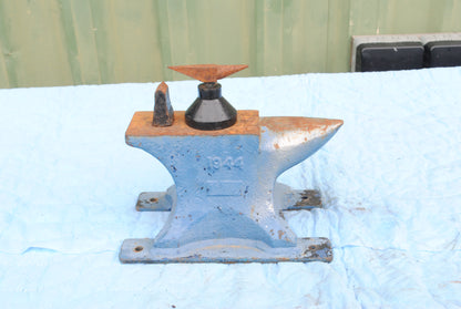 1944 Forging and Ringmaking Large and Small Anvil Set
