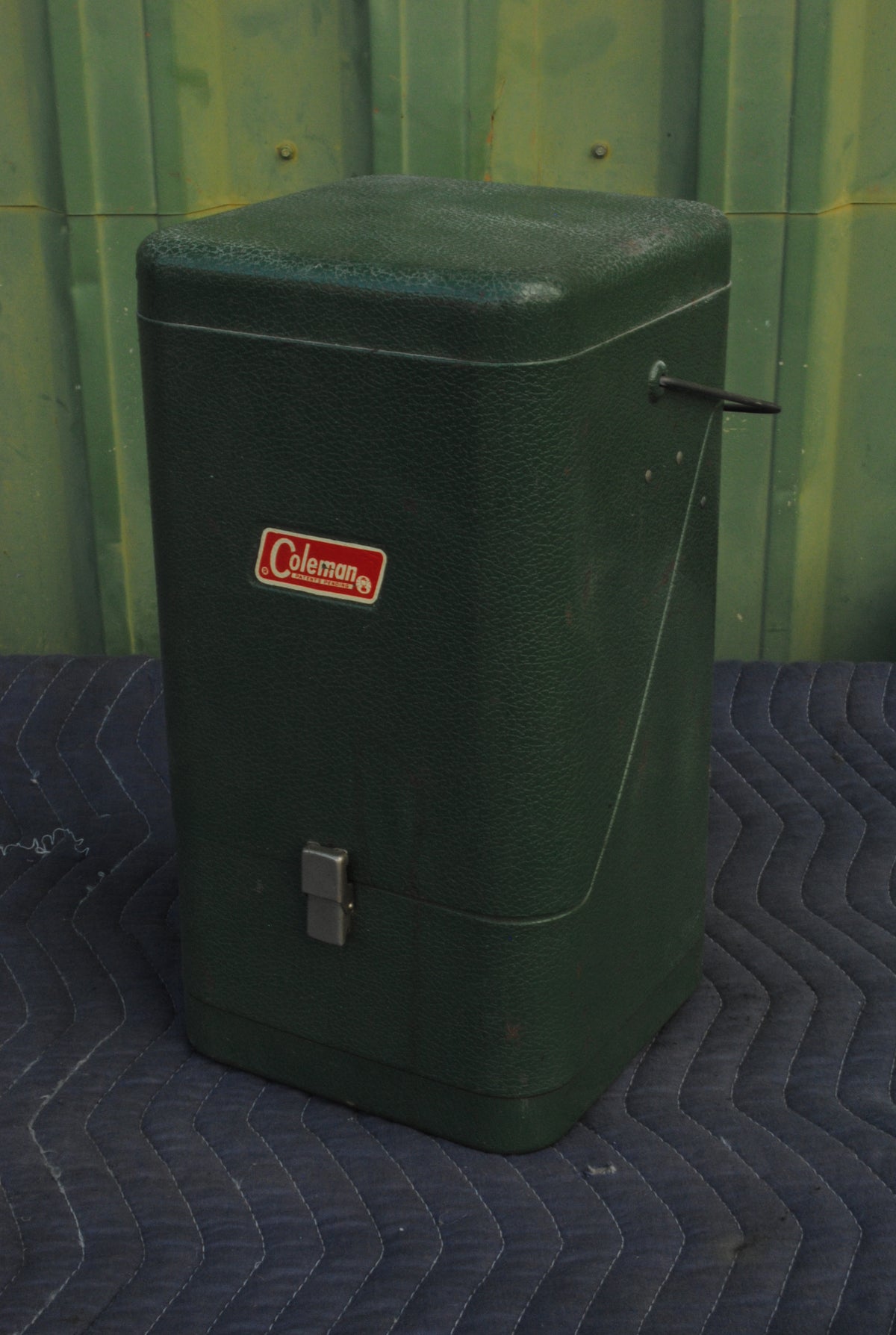 NOS Coleman 220E Lantern In Original Box