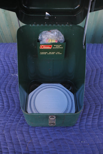 NOS Coleman 220E Lantern In Original Box