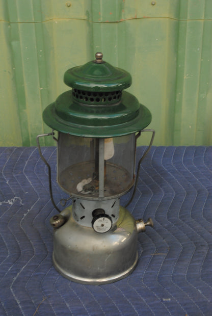 NOS Coleman 220E Lantern In Original Box