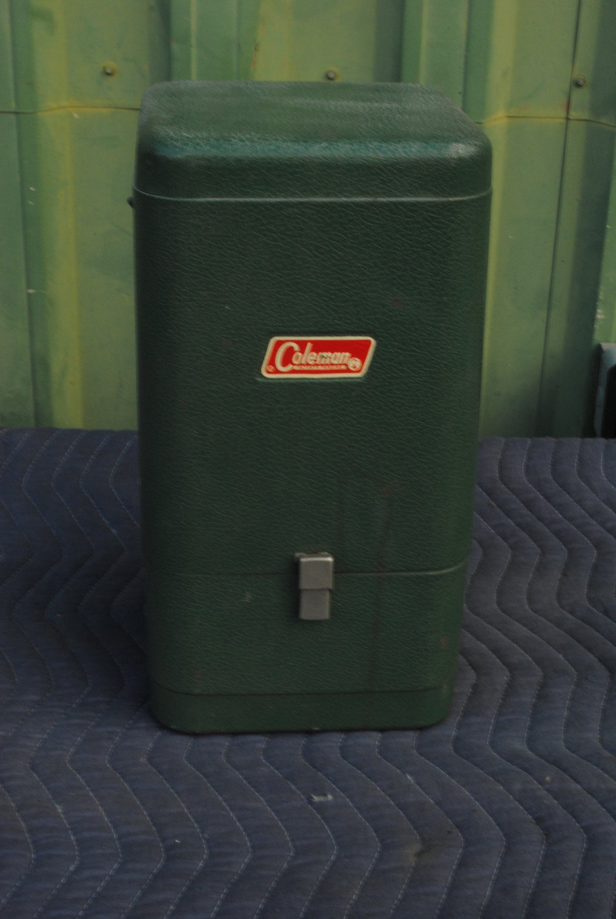 NOS Coleman 220E Lantern In Original Box