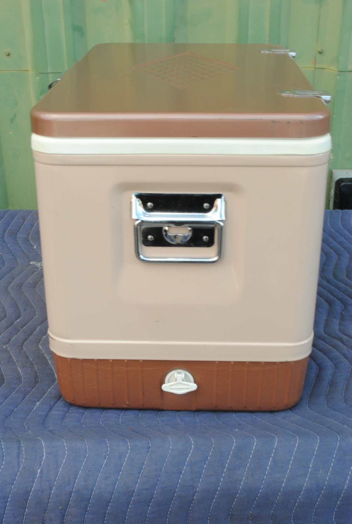 NOS Coleman 2 tone DRink Food Ice Cooler