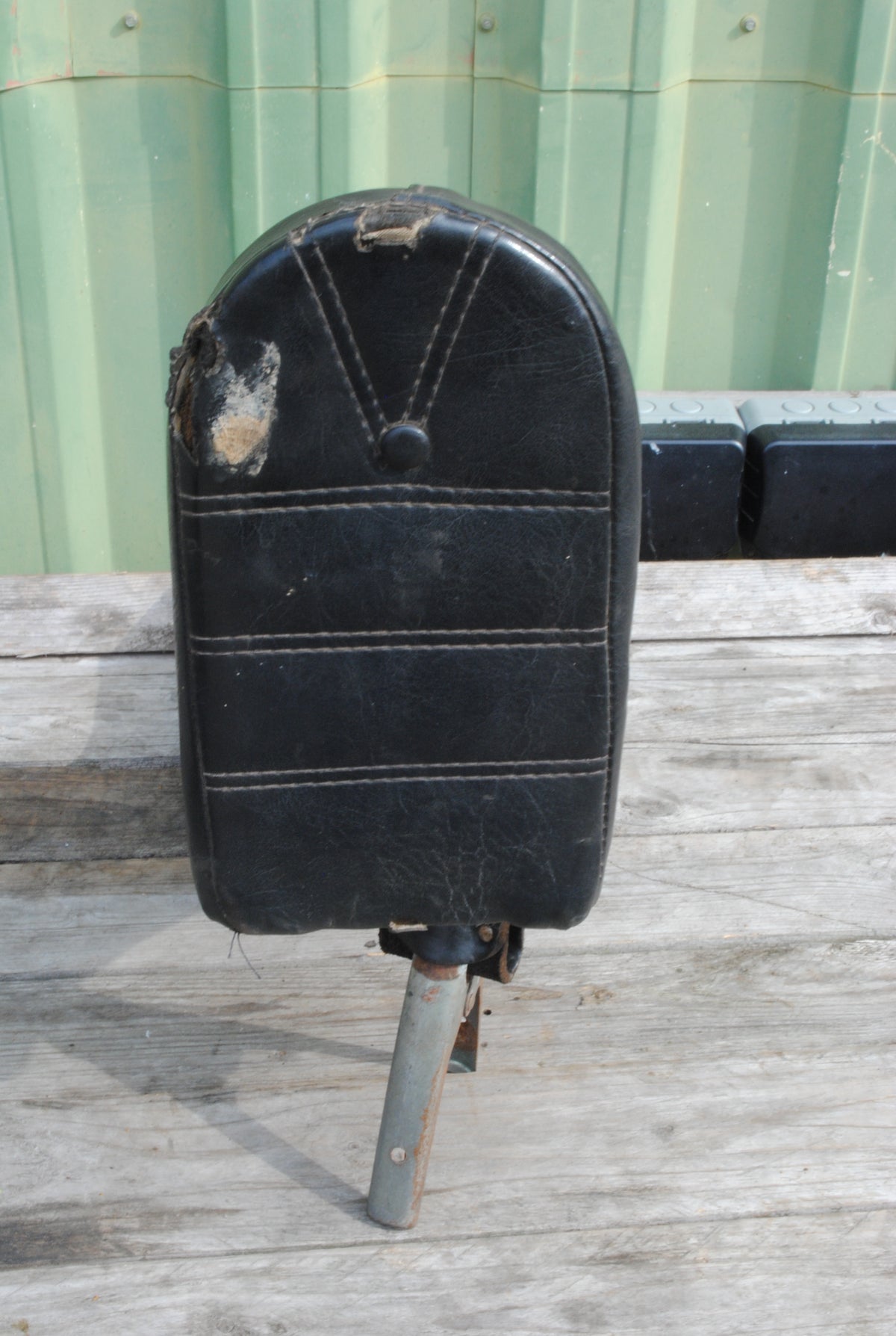 Vintage Authentic Kinder Seat Inc. 'King and Queen' Motorcycle Seat