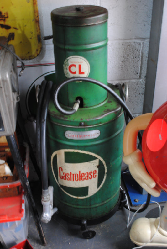 Wakefield Castrol Lubrequipment Castrolease oil/grease barrel and pump