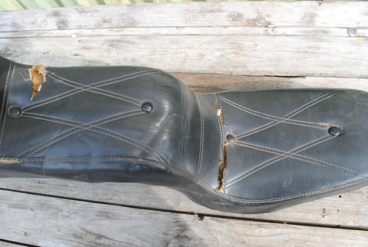 Vintage Authentic Kinder Seat Inc. 'King and Queen' Motorcycle Seat