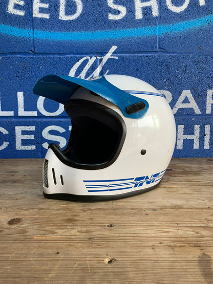 bell blue 3 4 helmet BELL TNT MOTO 3 LARGE HELMET WHITE AND BLUE – Huggys Speedshop