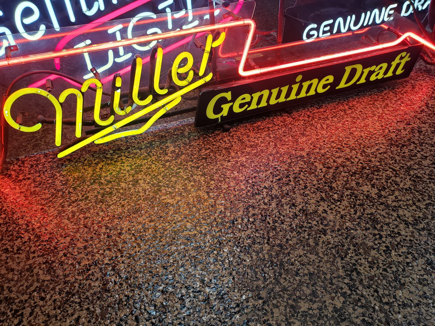 MILLER GENUINE DRAFT NEON SIGN.