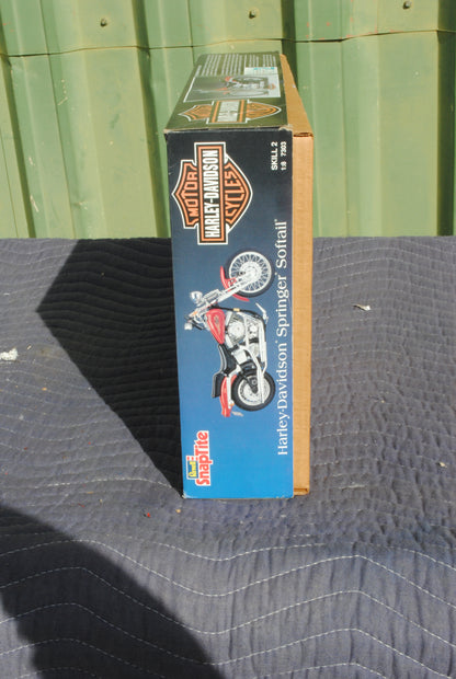 Revell Harley Davidson Springer Softail 1:8 Model kit