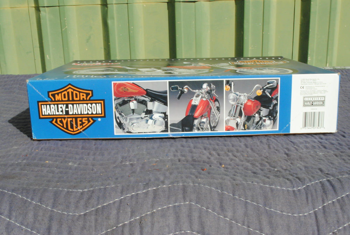 Revell Harley Davidson Springer Softail 1:8 Model kit