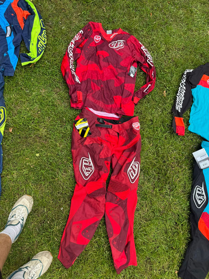 NOS Troy Lee SE Cosmic Camo Red 2 piece motocross clothing (36 waist, 48? chest)