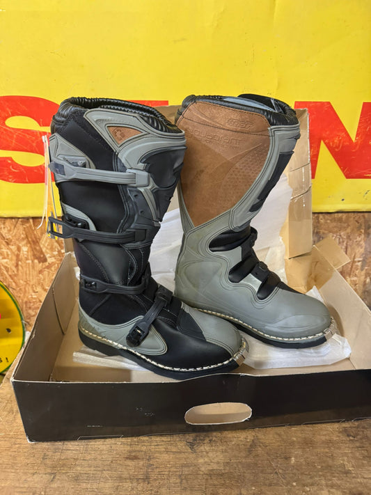 Quadrant motocross boots