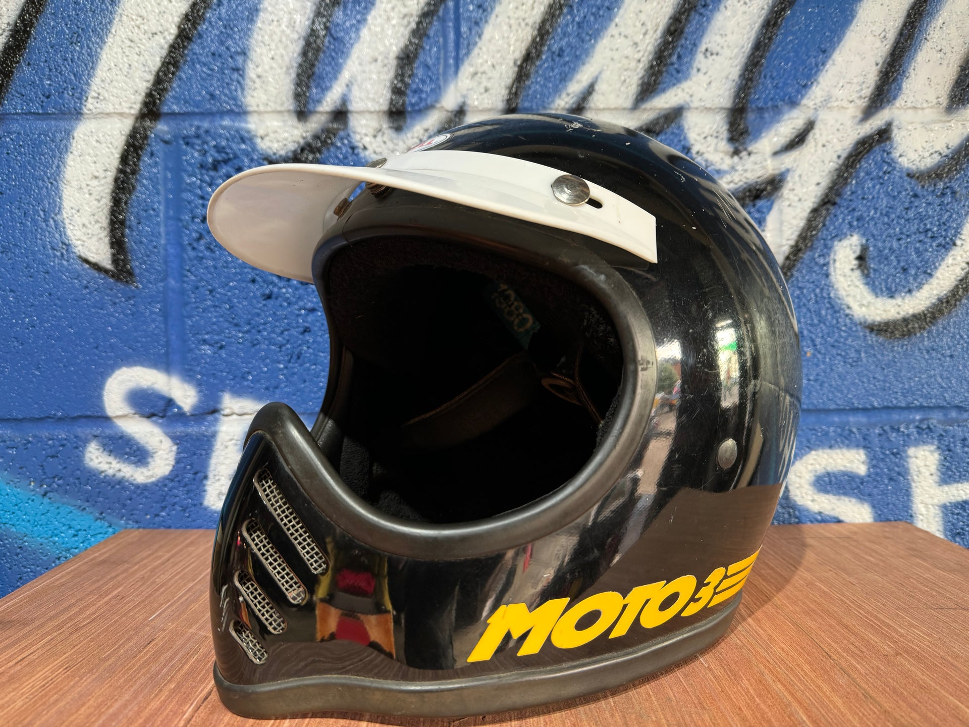 VINTAGE USED MOTOCROSS LARGE BELL MOTO 3 BLACK AND WHITE HELMET – Huggys  Speedshop