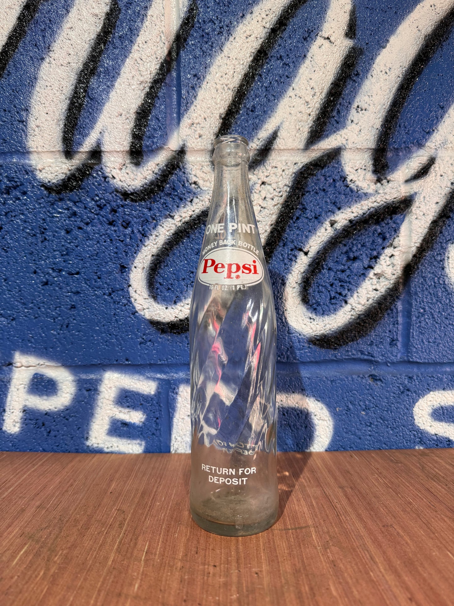 VINTAGE WHITE PEPSI-COLA PINT SIZED MONEY BACK BOTTLE