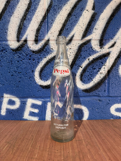 VINTAGE WHITE PEPSI-COLA PINT SIZED MONEY BACK BOTTLE