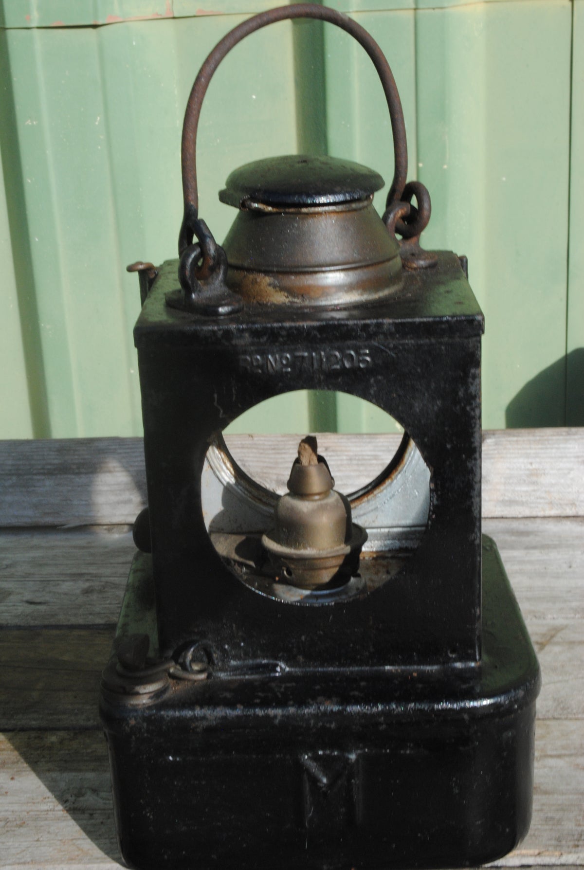 Authentic Lamp Manufacturing Co. 1874 Railway Lantern