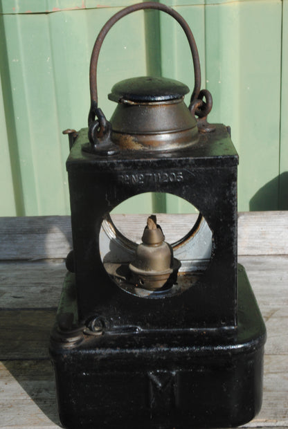 Authentic Lamp Manufacturing Co. 1874 Railway Lantern