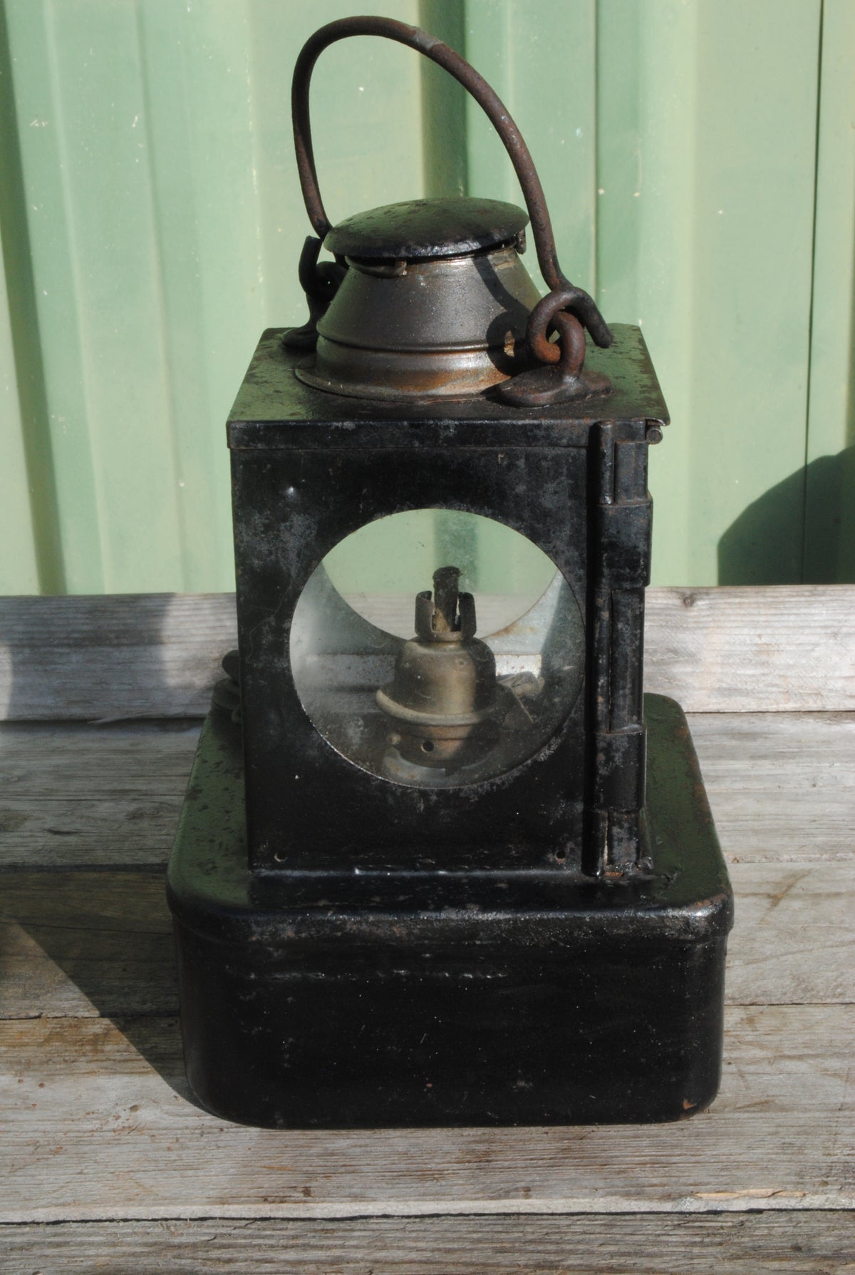 Authentic Lamp Manufacturing Co. 1874 Railway Lantern