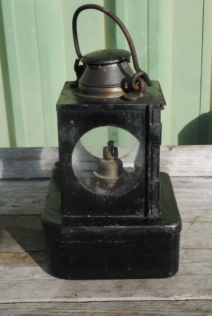 Authentic Lamp Manufacturing Co. 1874 Railway Lantern