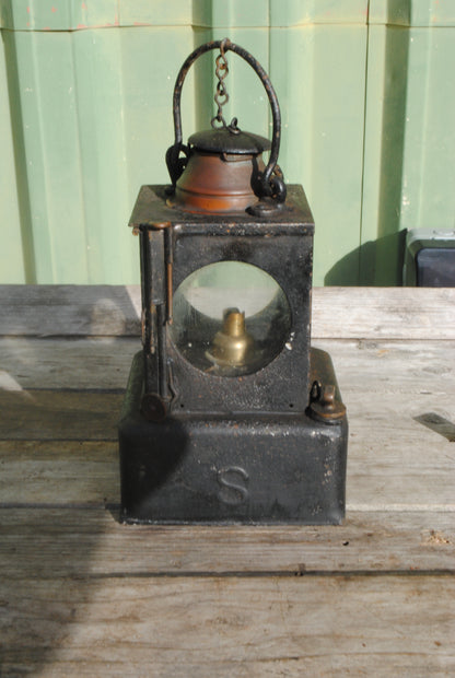 Authentic Lamp Manufacturing Co. 1874 Railway Lantern