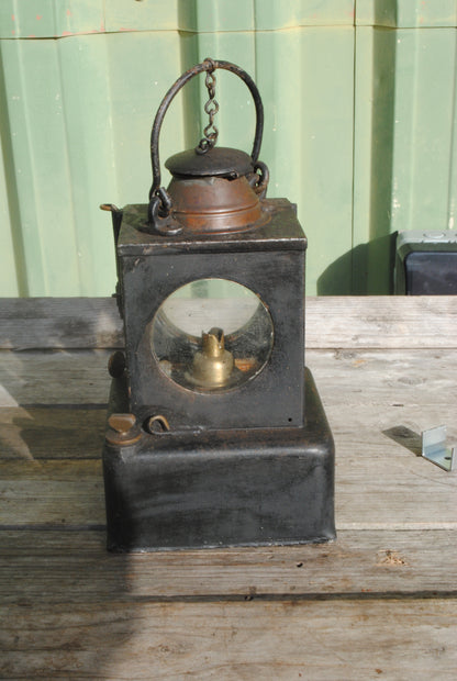 Authentic Lamp Manufacturing Co. 1874 Railway Lantern
