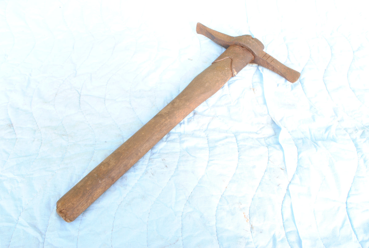 'HF Universal' Vintage Cast iron pickaxe