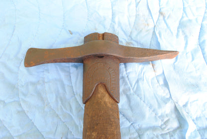 'HF Universal' Vintage Cast iron pickaxe