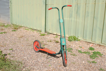 Vintage Raleigh 'The Raleigh' metal scooter