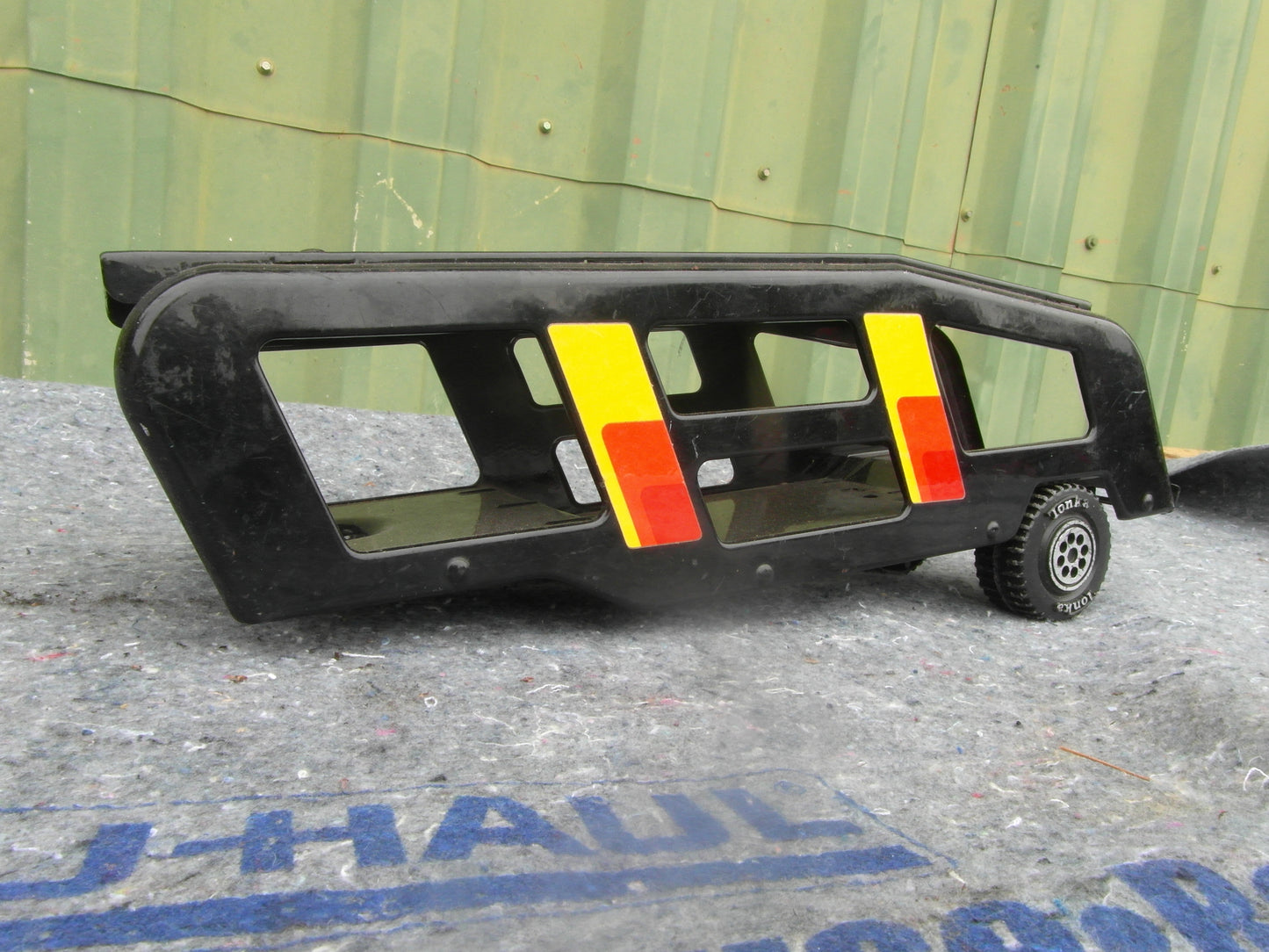 1970s Tonka Car transporter - Black and yellow pressed steel toy truck
