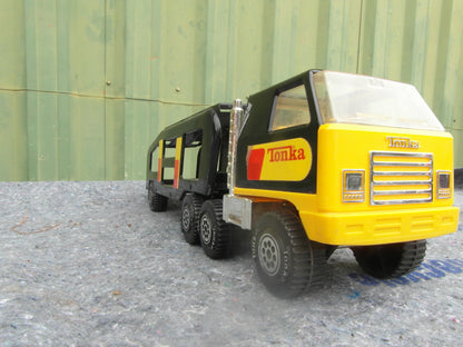 1970s Tonka Car transporter - Black and yellow pressed steel toy truck