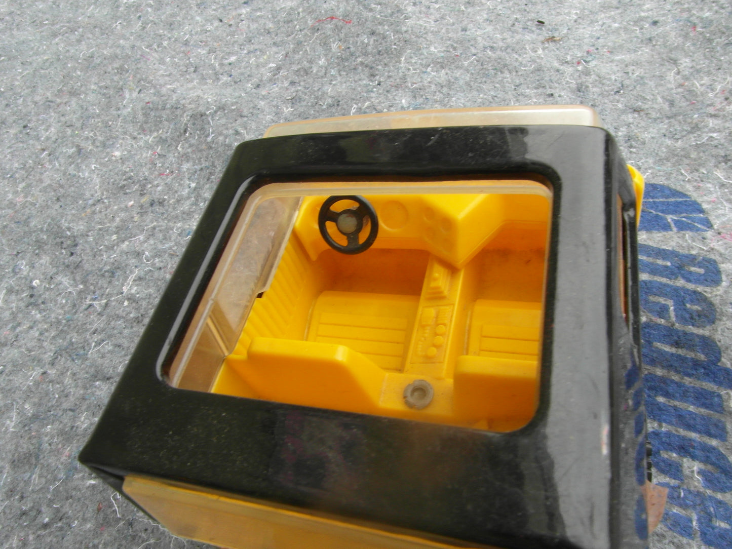 1970s Tonka Car transporter - Black and yellow pressed steel toy truck