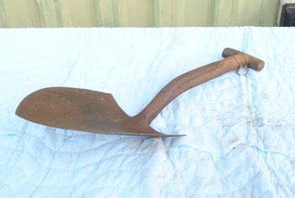 Vintage cast iron Collier's Shovel