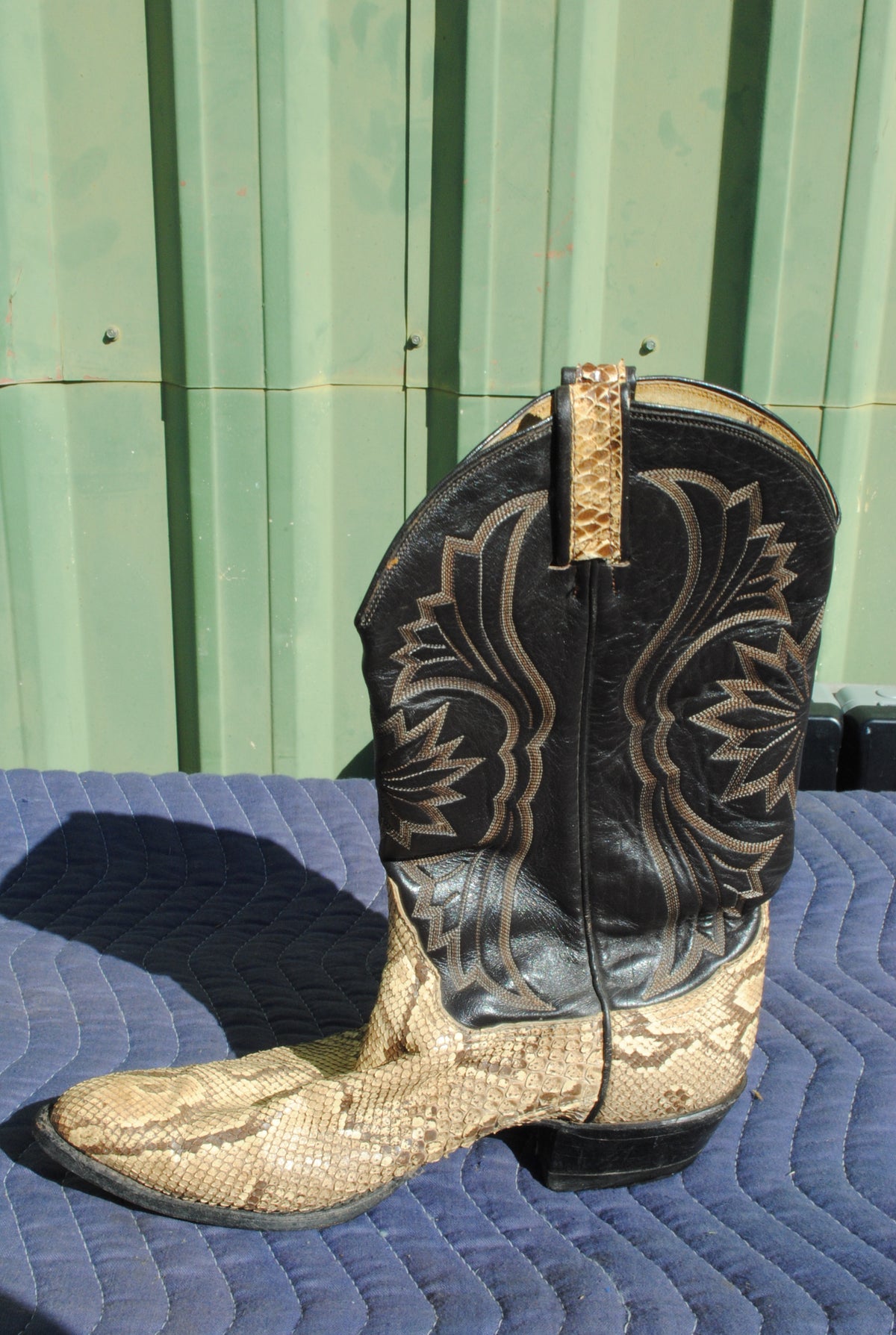 Genuine Tony Lama Snakeskin boots Size US 10