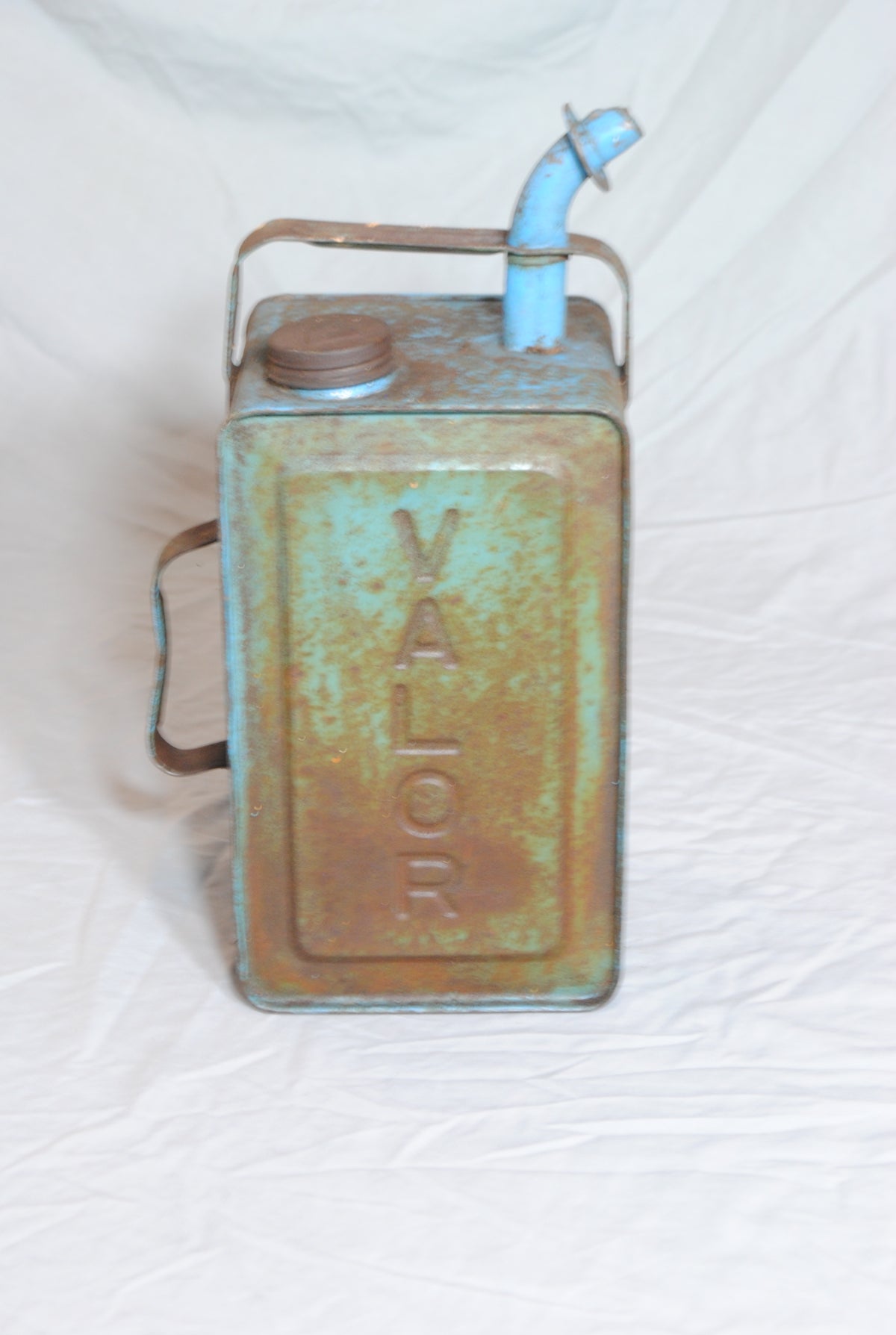 Vintage Genuine Valor Blue Oil can with spout